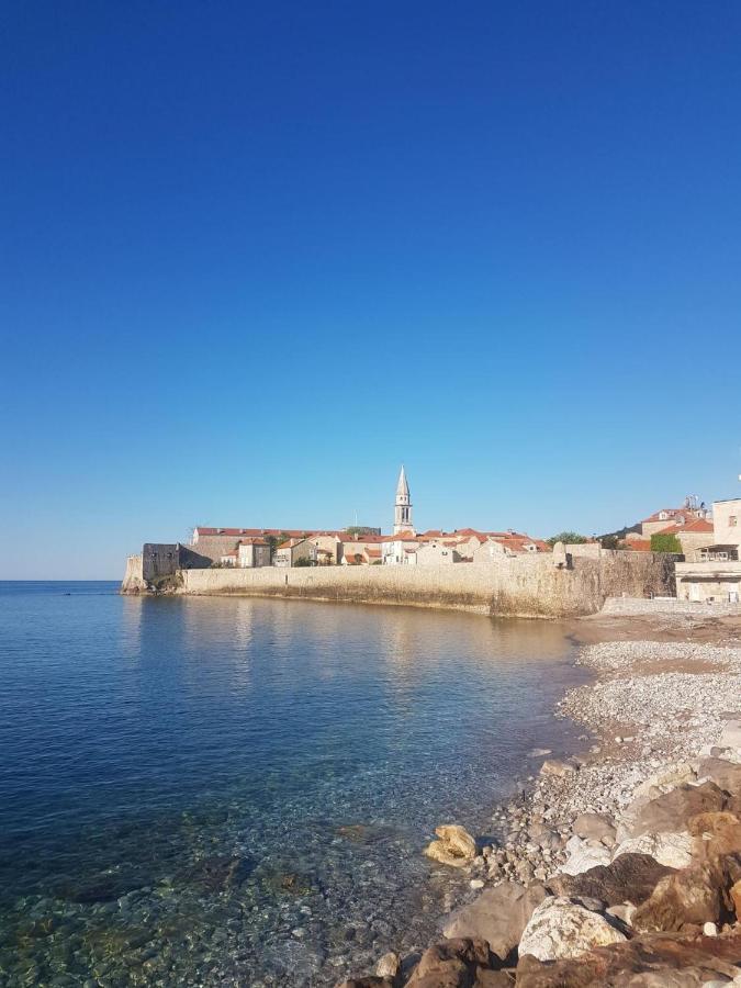 Orange Lägenhet Budva